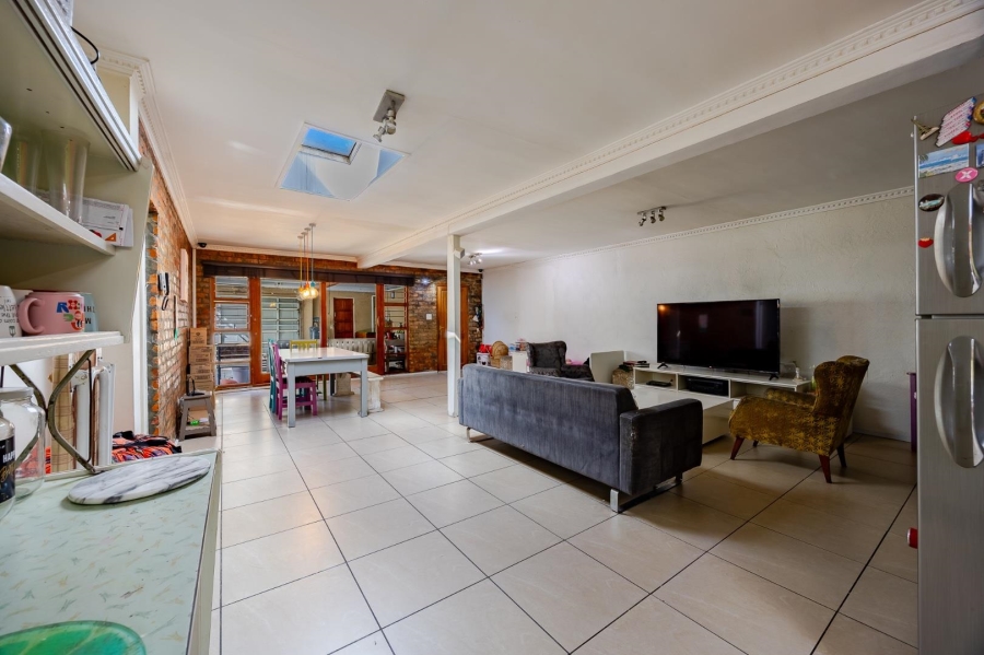 6 Bedroom Property for Sale in Woodstock Western Cape